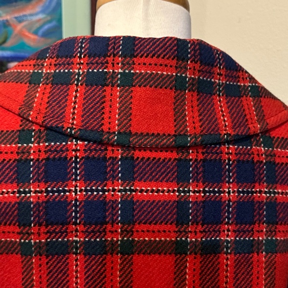 Red Plaid Pendleton Cape / Vintage 70s NOS Gorgeous!  One size Rare! Timeless ! - Picture 10 of 15